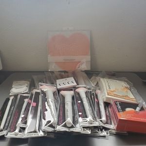 Makeup brush bundle